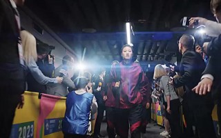 nike足球板鞋可以踢球吗，nike足球板鞋可以踢球吗